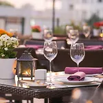 Sheraton Hotel&convention Center 5*
