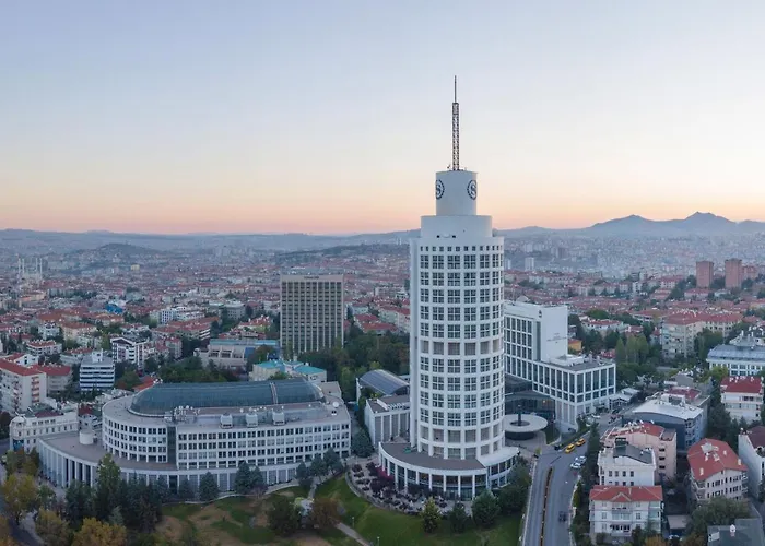 Sheraton & Convention Center Отель 5*