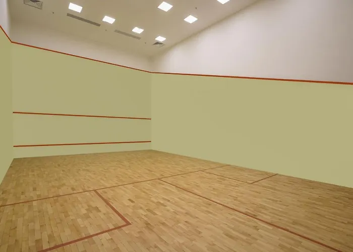 Sheraton & Convention Center Отель