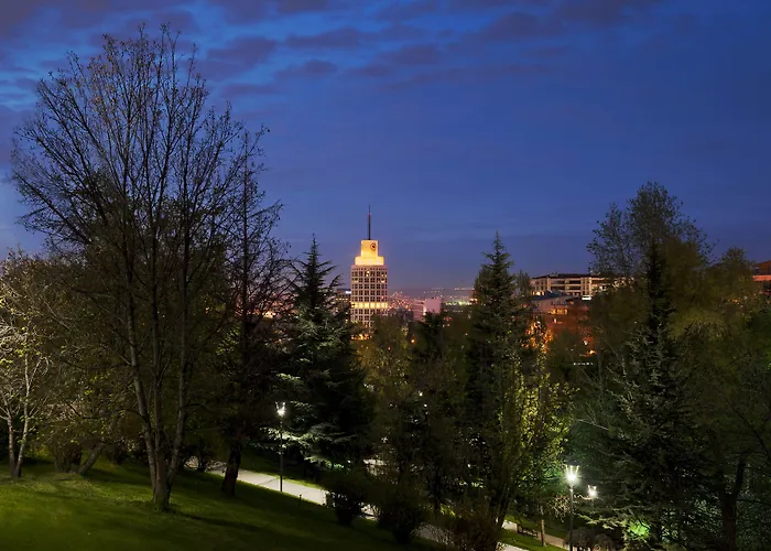 Sheraton & Convention Center Отель