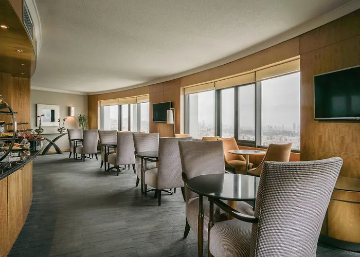 Sheraton & Convention Center Отель