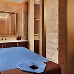 Sheraton & Convention Center Отель