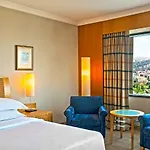 Sheraton & Convention Center Отель 5*