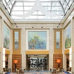 Sheraton & Convention Center 5*