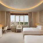 Sheraton & Convention Center 5*