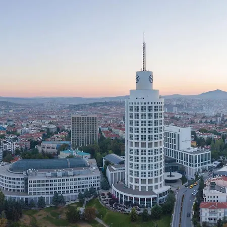 Sheraton & Convention Center Ξενοδοχείο 5*