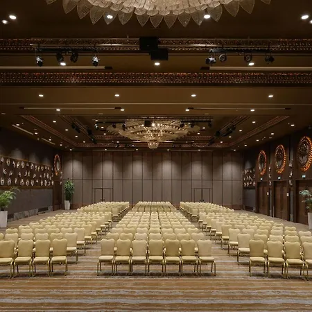 シェラトン ＆ コンベンション センター 5*