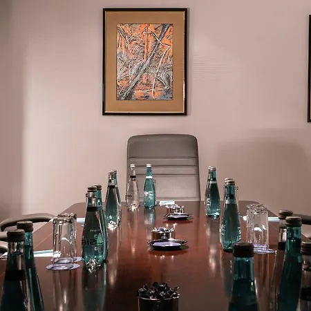 Sheraton & Convention Center Ξενοδοχείο 5*
