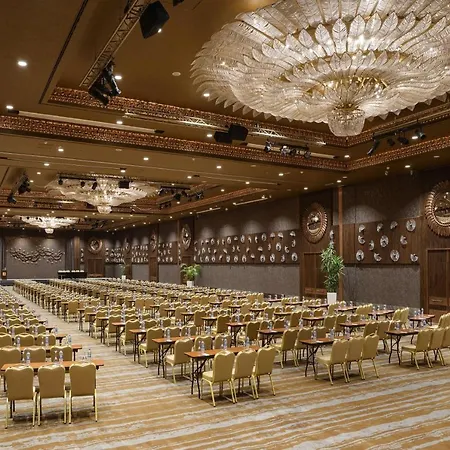 Hotel Sheraton & Convention Center 5*