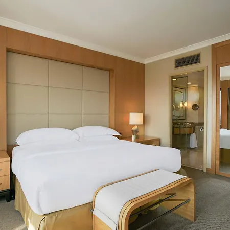 Ξενοδοχείο Sheraton & Convention Center