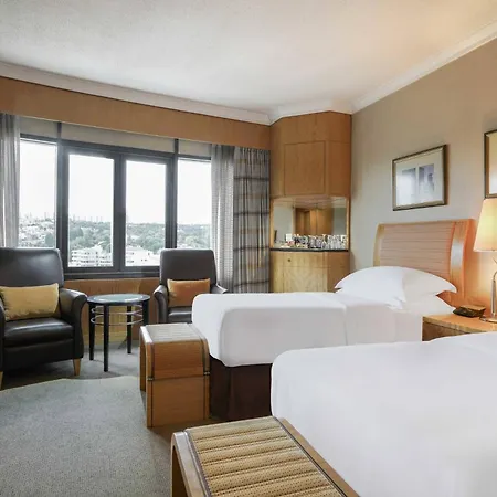 Sheraton & Convention Center Ξενοδοχείο 5*
