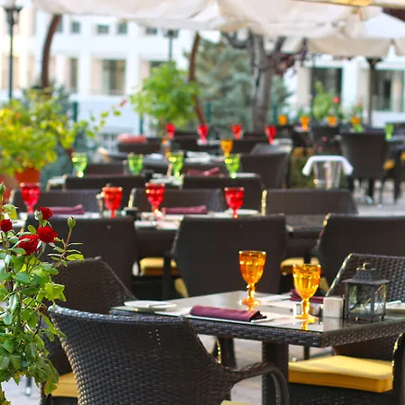 Hotel Sheraton & Convention Center 5*