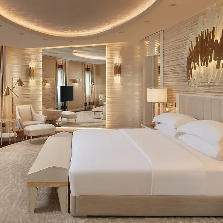 Hotel Sheraton & Convention Center 5*