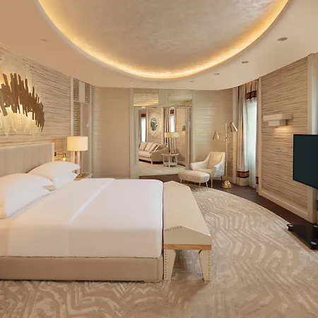 Hotel Sheraton & Convention Center 5*