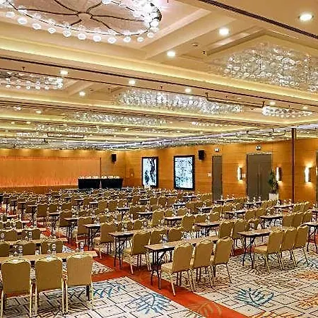 Hotel Sheraton & Convention Center 5*
