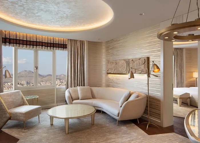 Sheraton & Convention Center Hotel 5*