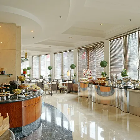 Sheraton & Convention Center Szálloda