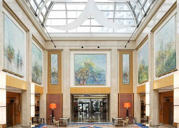 Sheraton & Convention Center 5*